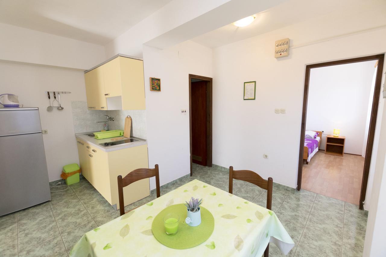 Apartments Ksenija Primošten Exterior foto